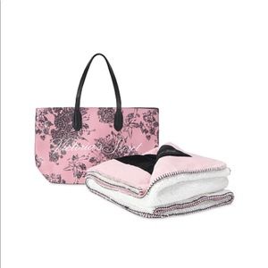 🌟NWT🌟 Victoria’s Secret Floral Tote & Blanket